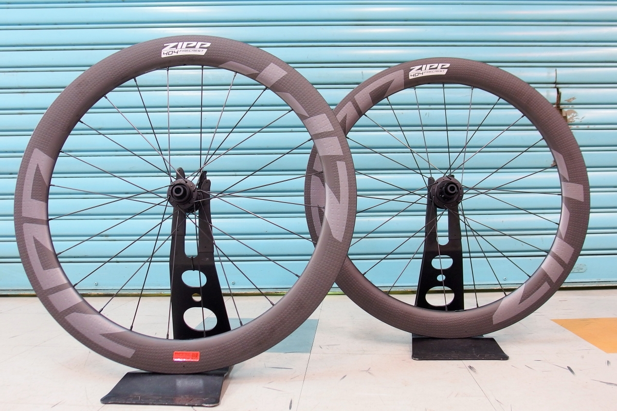 2022NEW!!】高速域ド定番モデルもフックレスに進化!!『404 FIRECREST