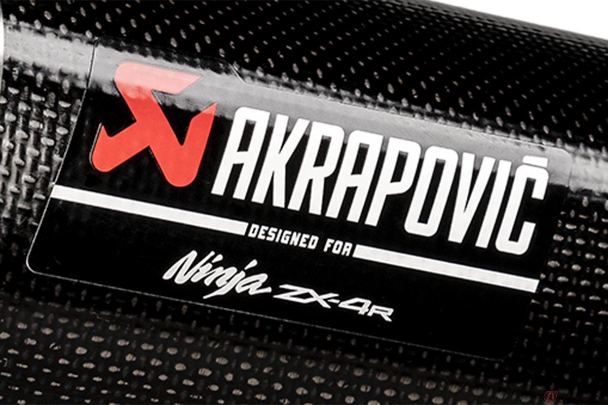 カワサキ「Ninja ZX-4R」 オリジナルコラボレーションロゴを採用した