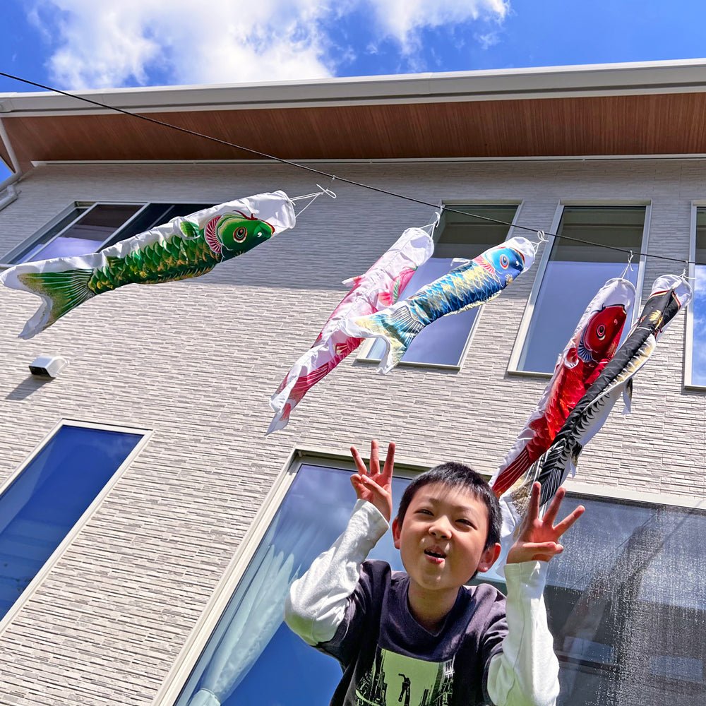 ベランダから庭園用 鯉のぼり光｜おしゃれシンプルに設置できる簡単さ