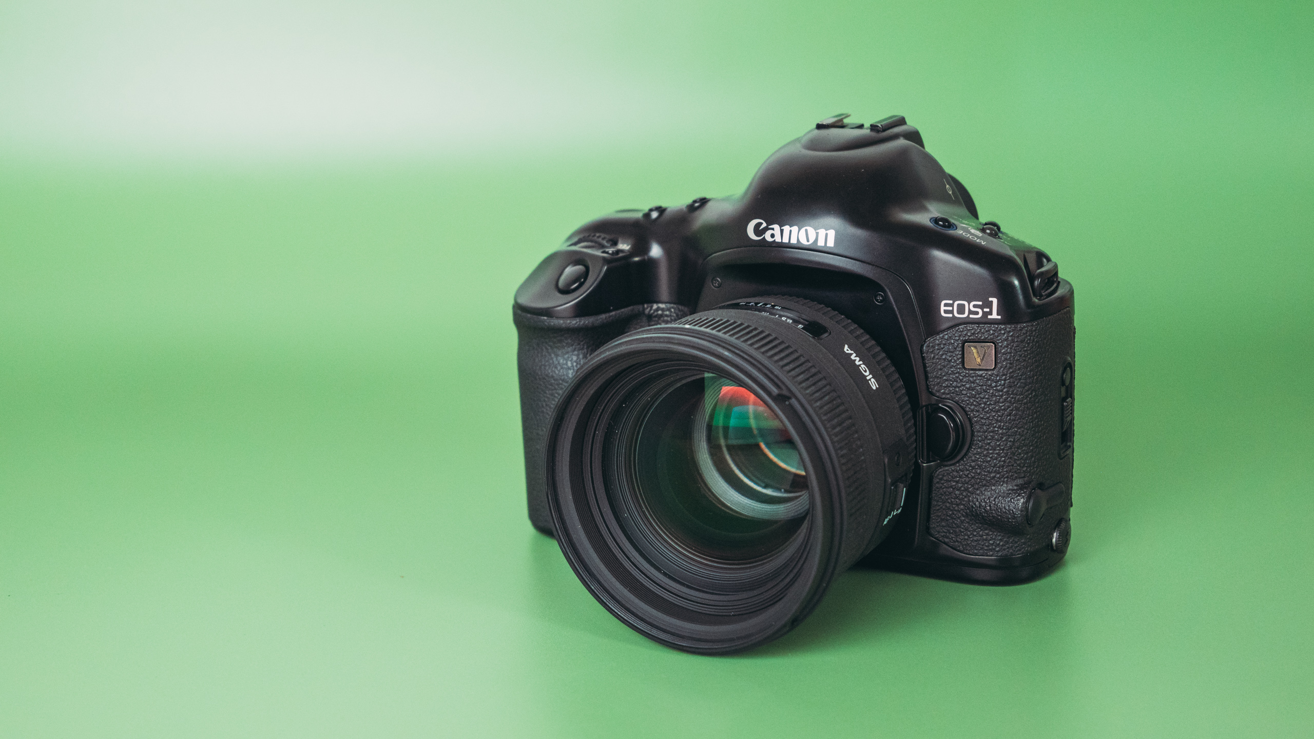 Canon EOS 1V Review - the Last Professional Film SLR from Canon