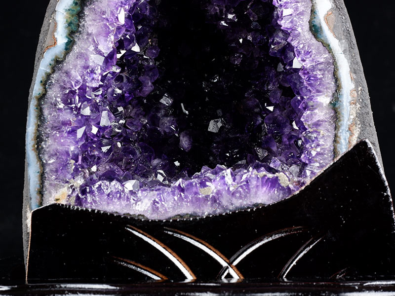 楽天市場】3.8Kg アメジストドーム ウルグアイ産 台座付属 ミニ