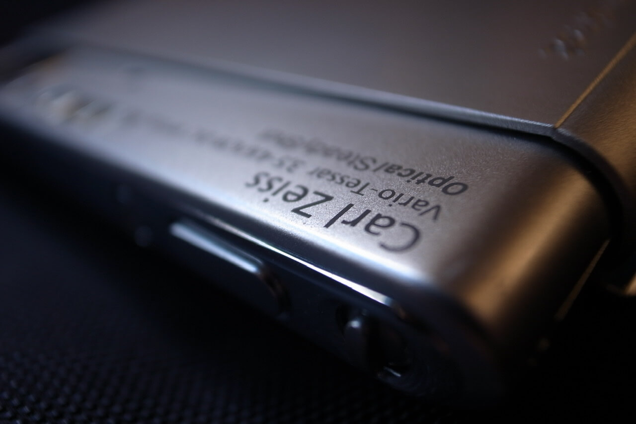 古くて新しいオールドコンデジ SONY Cyber-shot DSC T77がやって来たぜ