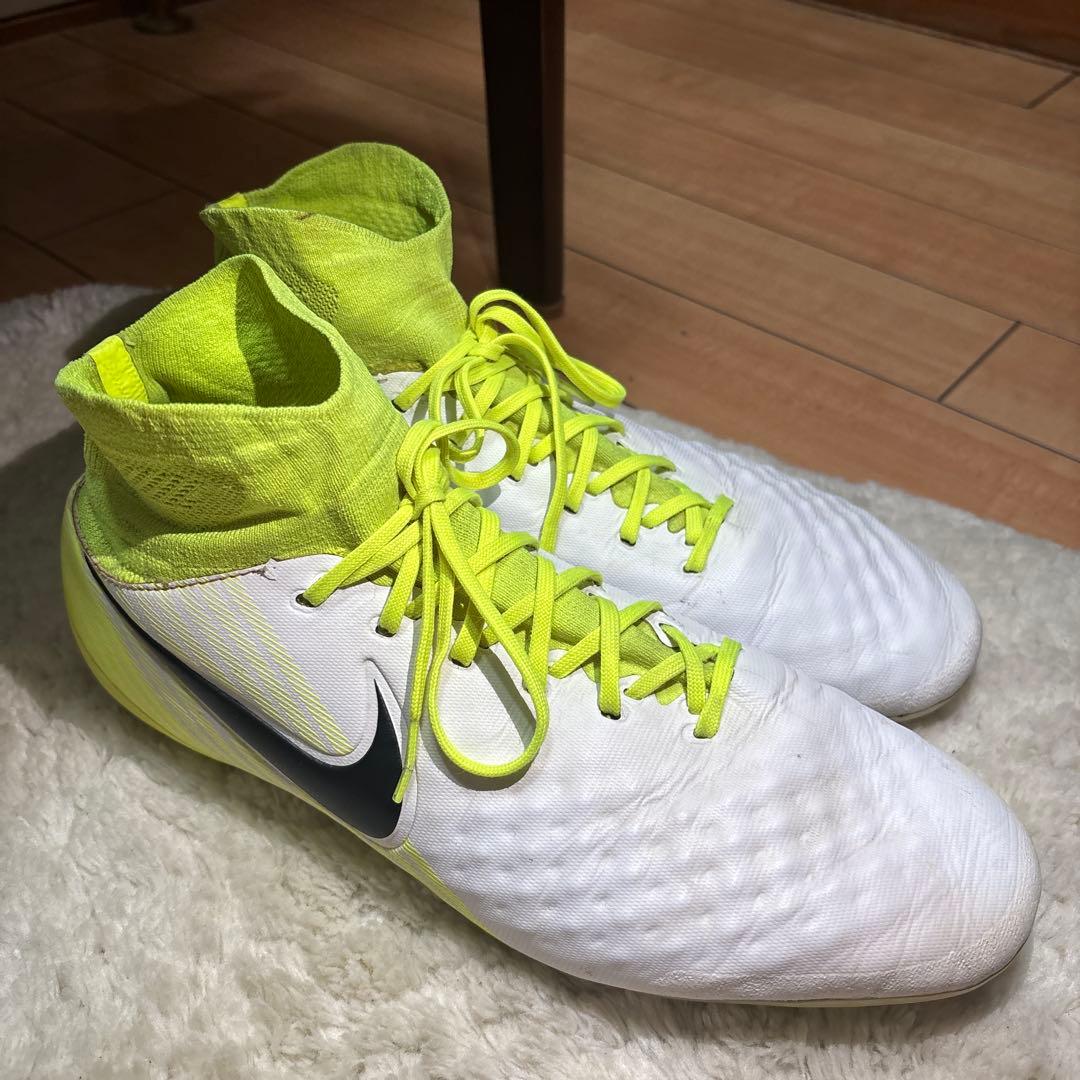 Nike サッカーシューズ マジスタ ホワイト27.5cm 「値下げしました」 NIKE（ナイキ） [特別価格!!] マジスタ オーデン レザー HG (30.0