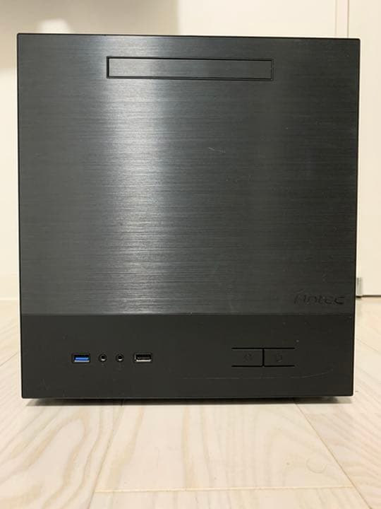 キューブ型デスクトップパソコン ASCII.jp：小さいキューブ型PCをBTOでゲーミング化、豊富な