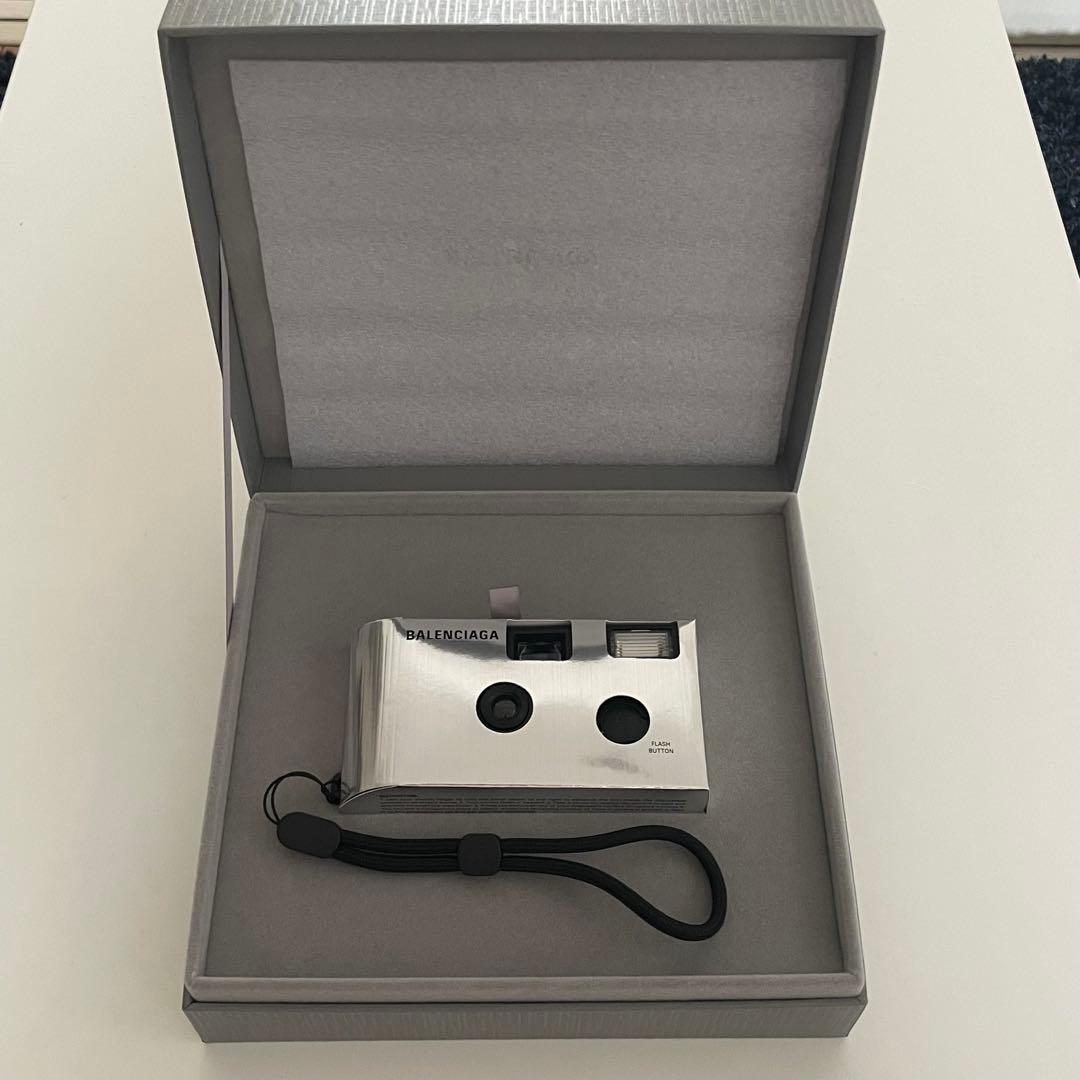 BALENCIAGA フィルムカメラ 2025年 ギフト - メルカリ
