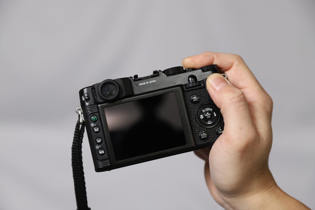 FUJIFILM X10 レビュー｜12年前のズームできるおしゃれコンパクト